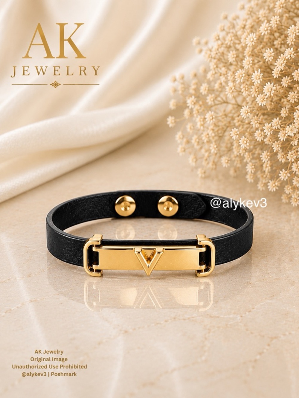 💎LUXURY Minimalist Black Cuff Bracelet with Mirror-Polished 18k Gold Bar Accent